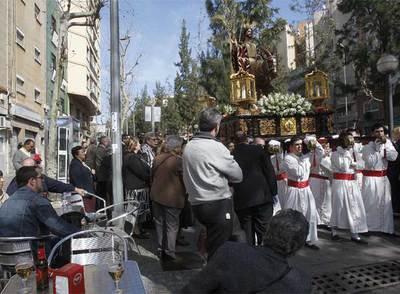 Un momento de la  procesión de la borriquita,  ayer en L'Hospitalet.