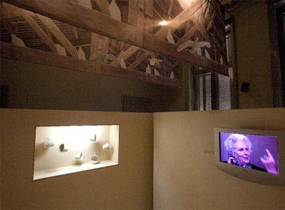 Sala dedicada a 'La plaça del Diamant' en la exposición sobre la obra de Mercè Rodoreda.