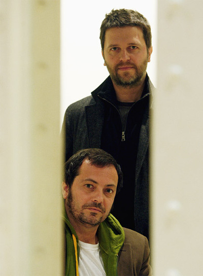 Enrique López Lavigne (a la izquierda) y Juan Carlos Fresnadillo, productor y director, respectivamente, de la película   28 semanas después.  