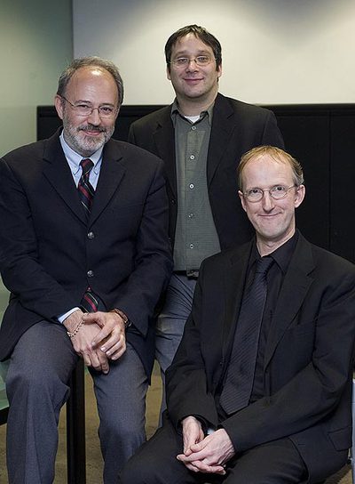 F. d'Errico, G. Marcus y F. Pulvermüller, de izquierda a derecha.