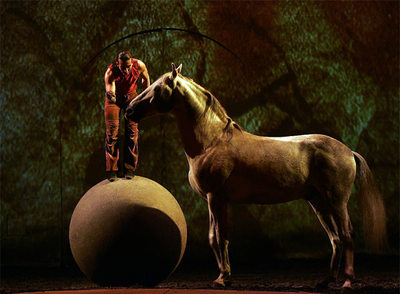 Un momento de  Cavalia  en la inauguración del espectáculo ayer.