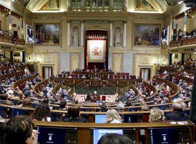 Vista general del hemiciclo del Congreso durante la intervención de José Luis Rodríguez Zapatero en el debate sobre su investidura como presidente del Gobierno.