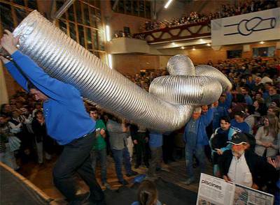 Participantes en la asamblea de la Plataforma en Defensa del Ebro.