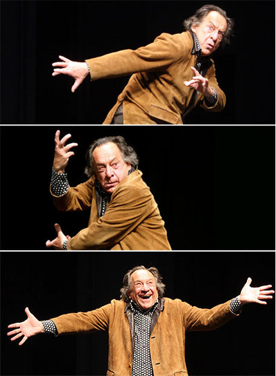 Tres expresivos momentos de Albert Vidal ayer durante los ensayos de  Soy la solución,  en el teatro de La Abadía.
