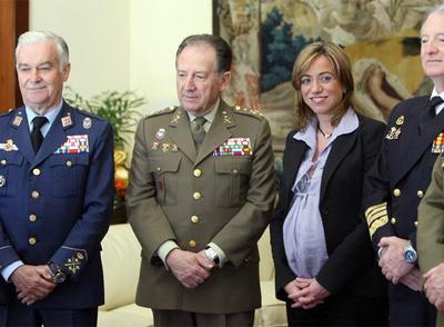 CHACÓN, CON LA CÚPULA MILITAR