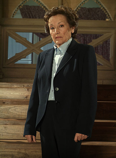 Amparo Baró, en  El internado.  