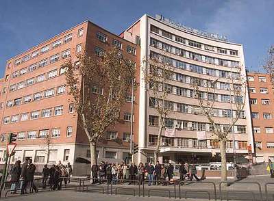 El edificio de la Fundación Jiménez Díaz, en la plaza de Cristo Rey.