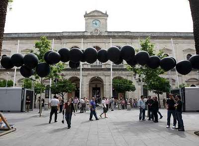 Globos negros contra la siniestralidad