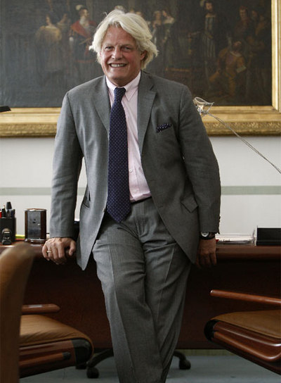 El embajador francés, Bruno Delaye, en su despacho.