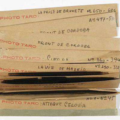 Sobres con algunos de los negativos de la 