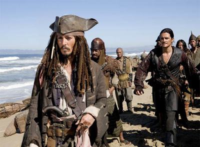 La tercera entrega de  Piratas del Caribe  es la película más taquillera en la historia del cine.