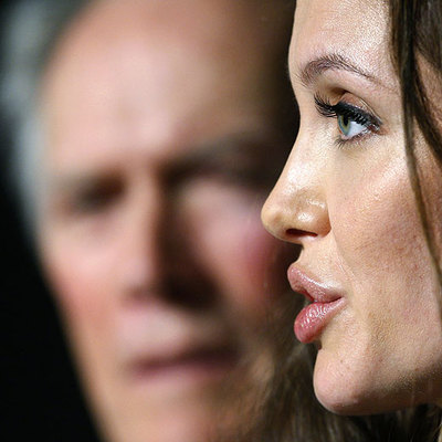 Angelina Jolie y Clint Eastwood durante la conferencia de prensa tras el estreno de  Changeling. 