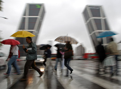 Viernes de paraguas y atascos