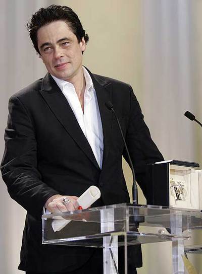 Benicio del Toro agradece  el premio al mejor actor por su papel en  Che. 