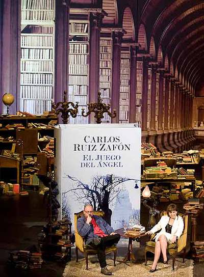 Carlos Ruiz Zafón, durante la presentación de su última novela en el Liceo de Barcelona.