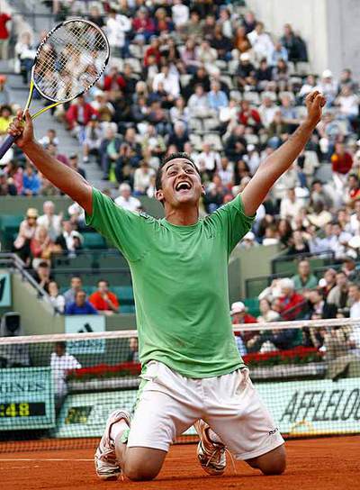 Nicolás Almagro celebra su victoria en los octavos.