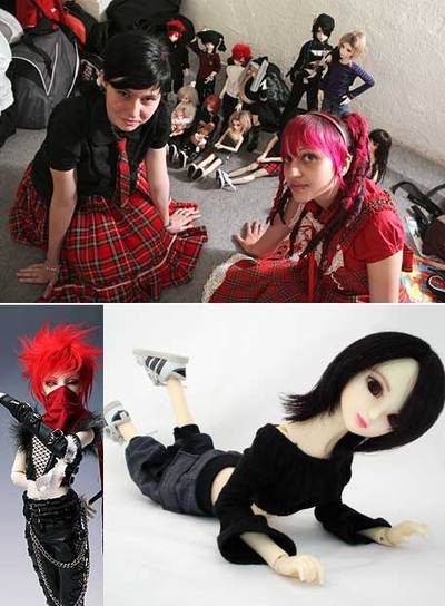 Arriba, dos adolescentes durante el Salón del Manga celebrado el mes pasado en Madrid. Abajo, dos  ball jointed dolls  (BJD), muñecas articuladas que, llegadas de Japón, Corea y China, hacen furor en Occidente.
