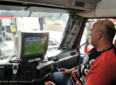 España jugó ayer su primer primer partido en la Eurocopa, y algunos no quisieron perdérselo.