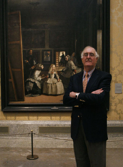 Jonathan Brown, ante  Las meninas,  ayer por la mañana en el Museo del Prado.