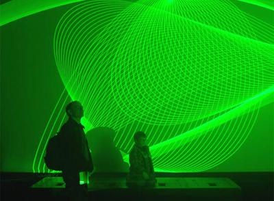 El espectáculo inmersivo de Edwin van der Heide.