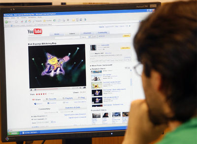 Un usuario ve  Bob Esponja  en YouTube.
