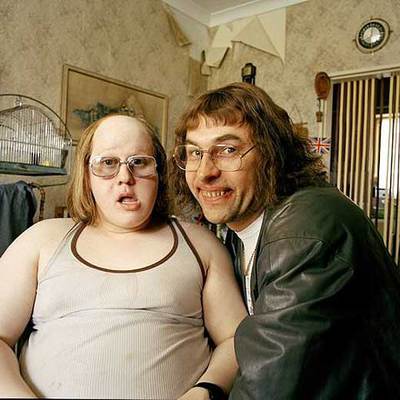 Matt Lucas (izquierda) y David Walliams, en la serie de la BBC  Little Britain. 