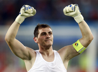 Casillas celebra la clasificación para las semifinales.