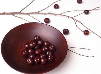 Plato de picotas de la denominación de origen protegida  Cereza del Jerte. 