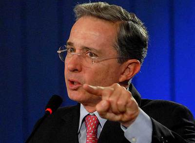 El presidente de Colombia, Álvaro Uribe, durante un discurso pronunciado en Bogotá el jueves.