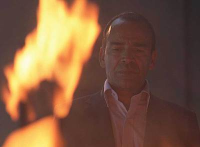 Damián Alcázar, en un fotograma de  Satanás. 