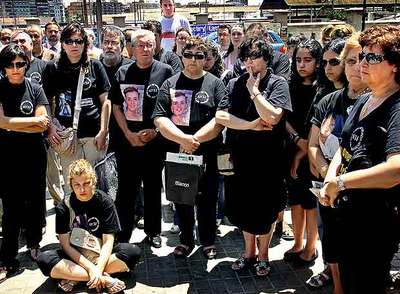 Ripoll hablaba ayer, en el pleno de la Diputación, con el socialista Antonio Amorós.