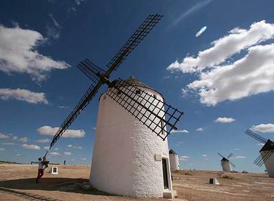 Molinos de Campo de Criptana, icono turístico de La Mancha desde que don Quijote quiso 