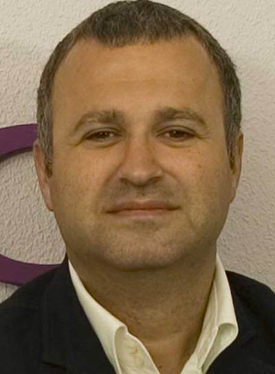 "Contesto más de 120 correos al día"