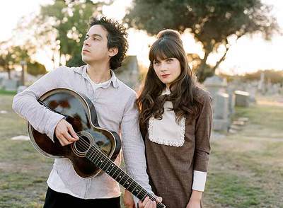 La actriz Zooey Deschanel y el cantautor M Ward han conformado el dúo She & Him.