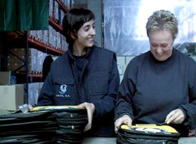 Laura de Pedro (izquierda) y Asun Aguinaco, en una imagen de  Nevando voy. 