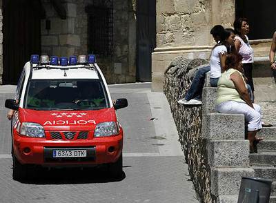 Fachada de la iglesia de la plaza de El Molar.