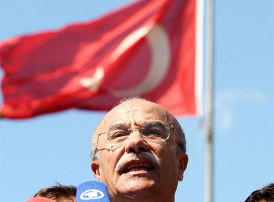 El fiscal jefe de Estambul, Aykut Cengiz Engin, explica ayer a la prensa los pormenores del caso.
