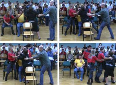 De arriba abajo y de izquierda a derecha, el momento en que la madre de uno de los guardias civiles asesinados en Castejón se acerca a pegar a El Solitario en la sala del juicio y es contenida por los policías forales.