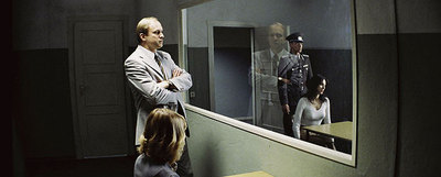 Fotograma del filme  La vida de los otros,  del director alemán Florian Henckel von Donnesrsmark, que narra la brutal presión bajo la que se vivía en la República Democrática Alemana.