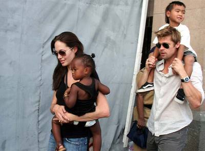 Brad Pitt amenaza a quien le reviente una exclusiva