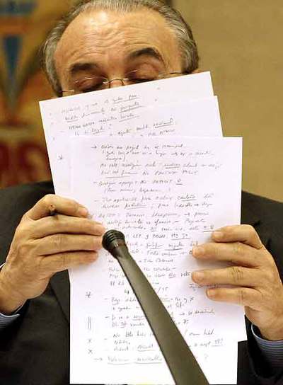 Pedro Solbes, ayer en la Comisión de Economía.