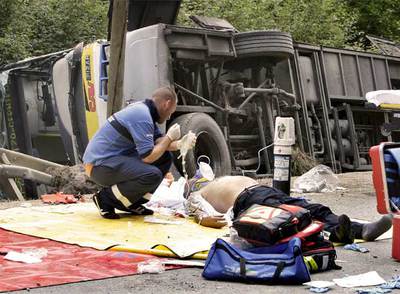 Un herido es atendido tras un accidente ocurrido a finales de junio en la localidad vizcaína de Muxika.
