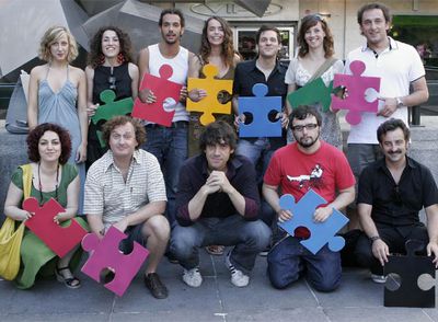 Los actores de la serie  Impares. 