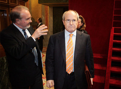 Solbes y Montilla, en una sesión de control al Gobierno en el Congreso de los Diputados.