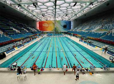 Nadadores en la piscina olímpica de Pekín.