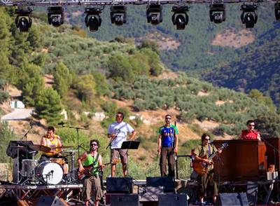 El grupo The Cherry Boppers, durante el ensayo de ayer en Torres.