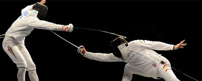 José Luis Abajo ejecuta un tocado al húngaro Gabor Boczko en el combate por el bronce.