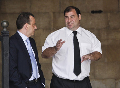 Los fiscales Juan Carrau y Pedro Horrach, durante un descanso del juicio por el  caso Andratx. 