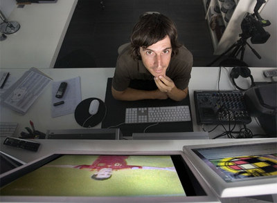 El técnico audiovisual de la selección cuenta que hasta Luis Aragonés cantaba con el equipo. Sin saberse las letras, eso sí.