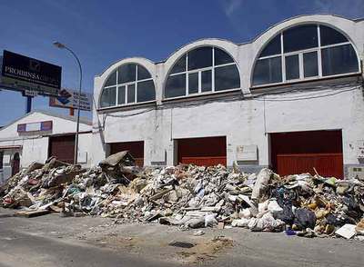 Los médicos de la UVI móvil de Alcalá trabajan rodeados de basura y ratas